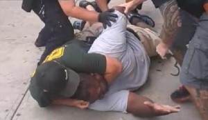 eric-garner-chokehold (from Mediaite)