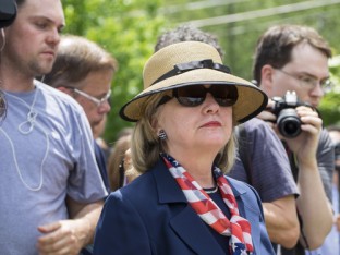 Clinton Hillary glasses
