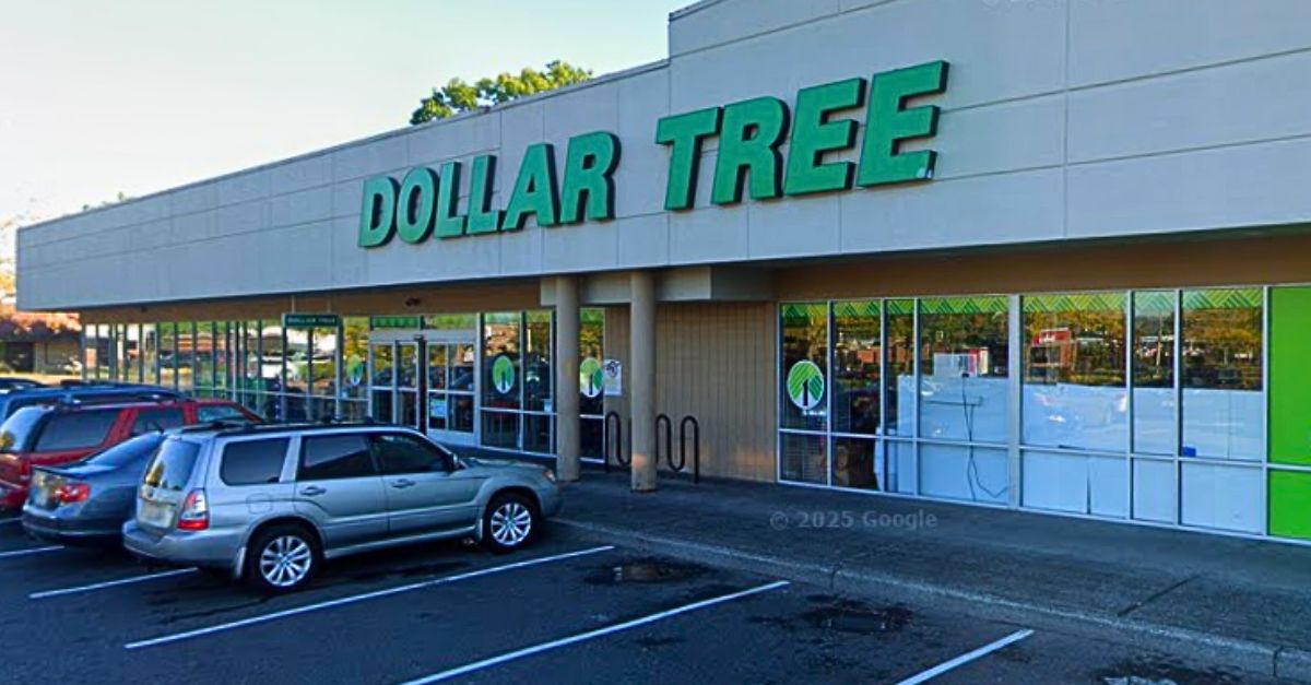 The Dollar Tree in Oregon where Alyssa Williams says she had a "meltdown" and drove her SUV at children she claims were throwing rocks at her (Google Maps). 