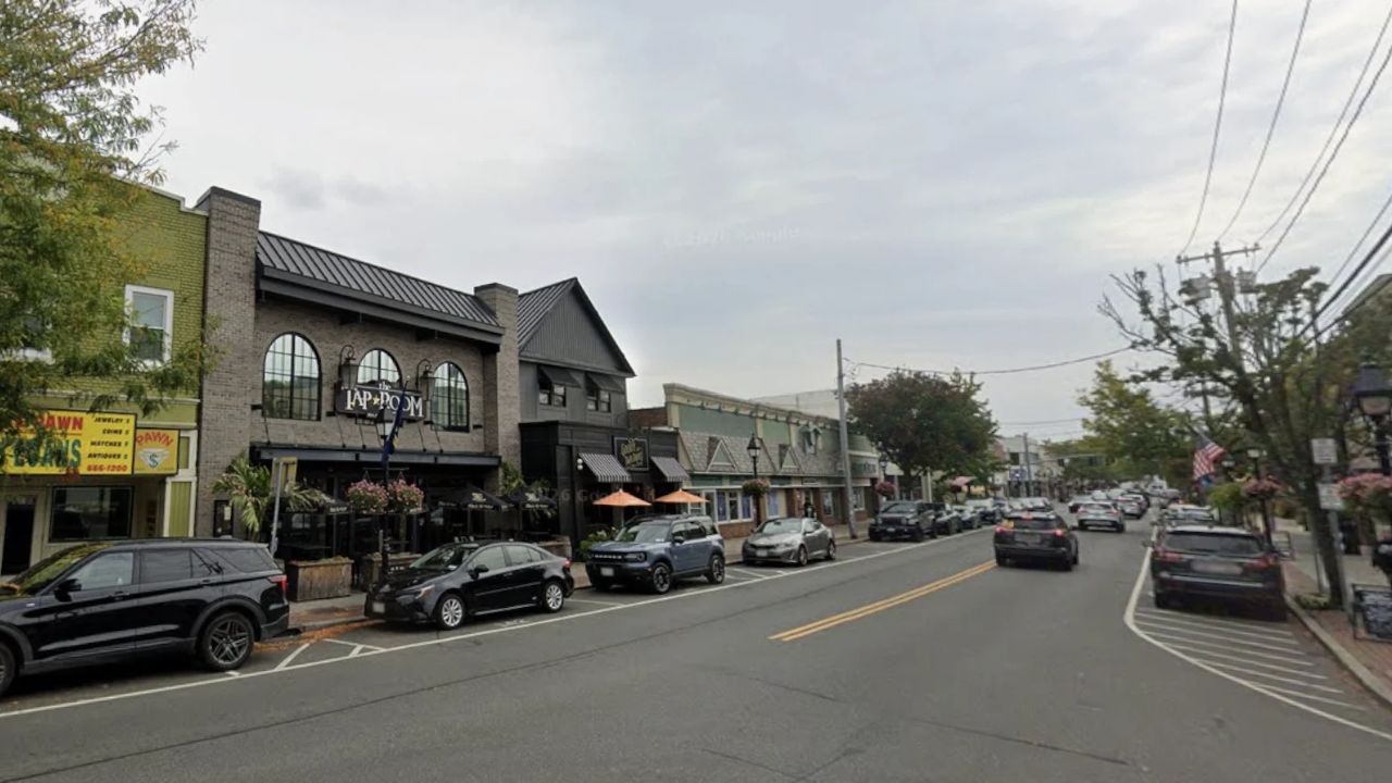 Main St., Bay Shore